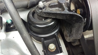 Замена опоры двигателя Skoda Roomster  в Жуковском