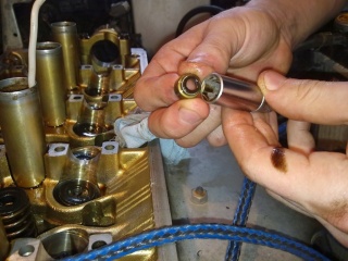 Замена маслосъемных колпачков Skoda Fabia RS  